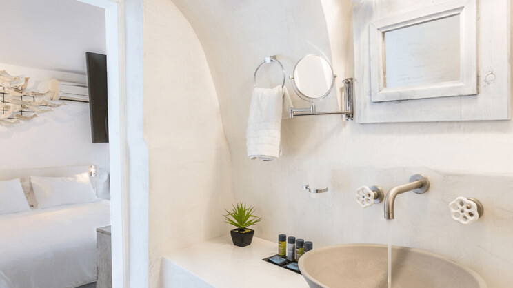 On The Rocks Santorini